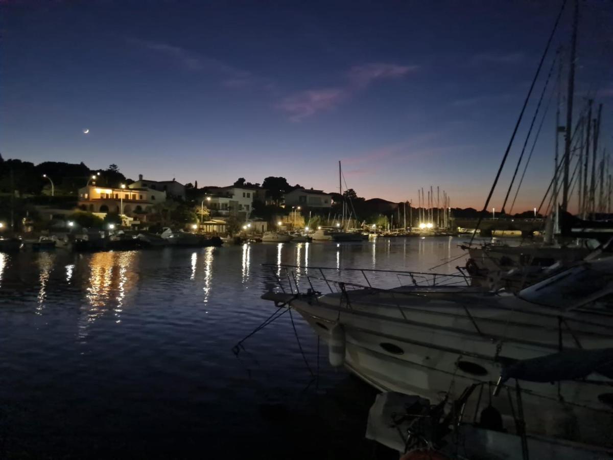Lupa - La Flotta Di Willy Gio Hotel Alghero Luaran gambar