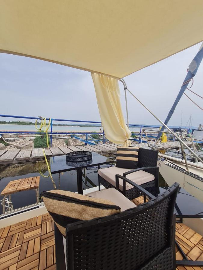 Lupa - La Flotta Di Willy Gio Hotel Alghero Luaran gambar